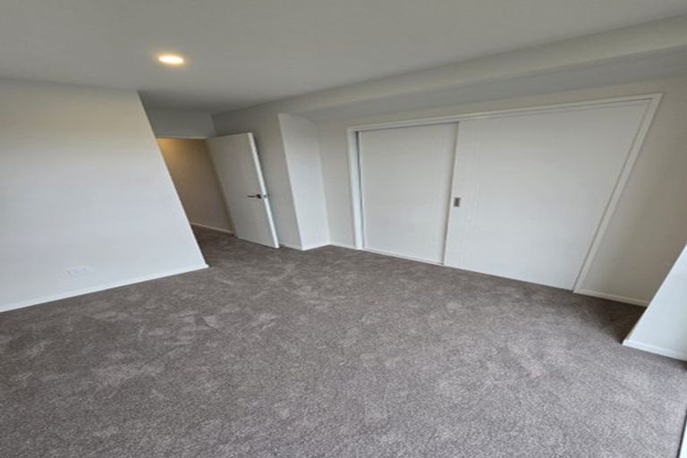 Photo of property in 1/267 Great North Road, Henderson, Auckland, 0612
