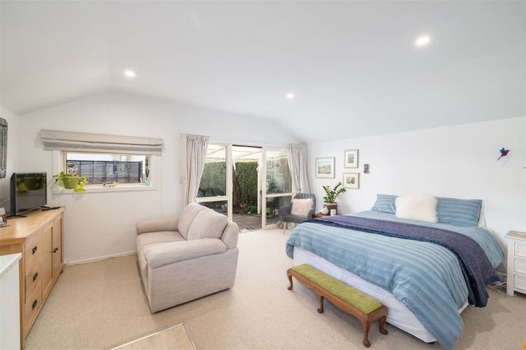 Photo of property in 80 Withells Road, Avonhead, Christchurch, 8042