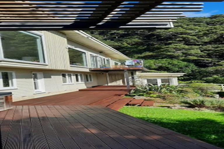 Photo of property in 289 Muritai Road, Eastbourne, Lower Hutt, 5013