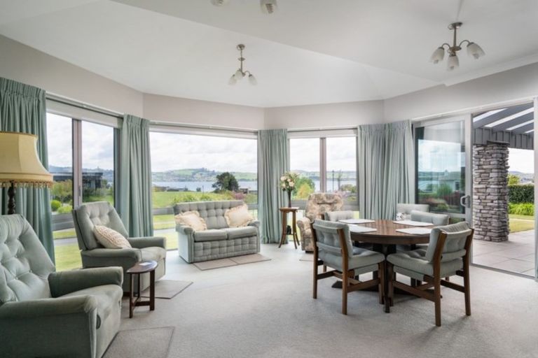 Photo of property in 30 Pukenamu Road, Rainbow Point, Taupo, 3330