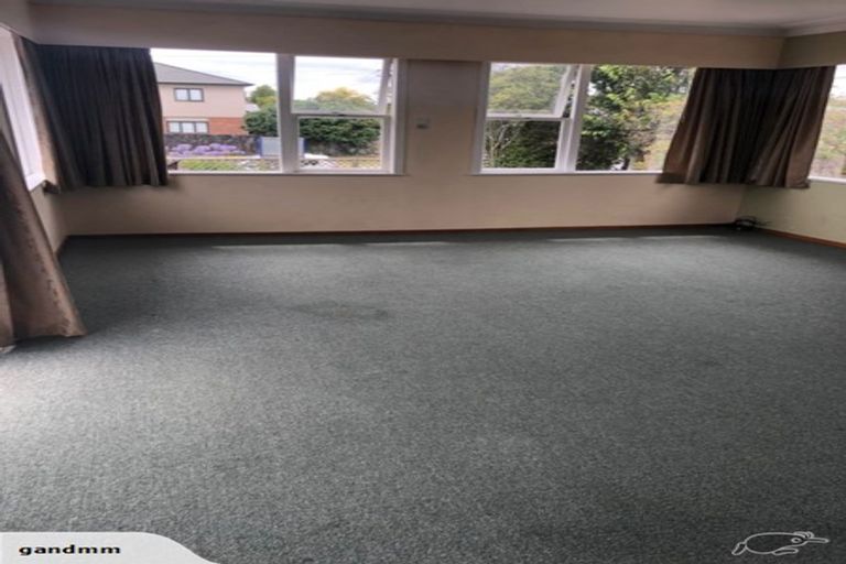 Photo of property in 90 Gloria Avenue, Te Atatu Peninsula, Auckland, 0610