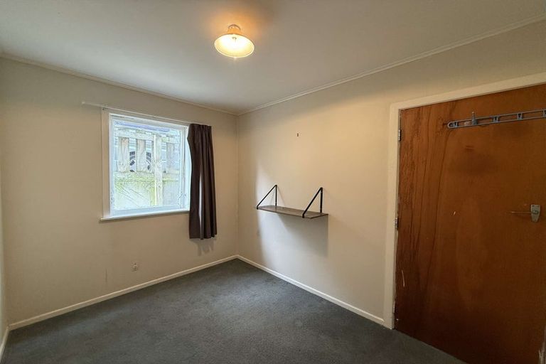 Photo of property in 15a Rakeiora Grove, Korokoro, Lower Hutt, 5012