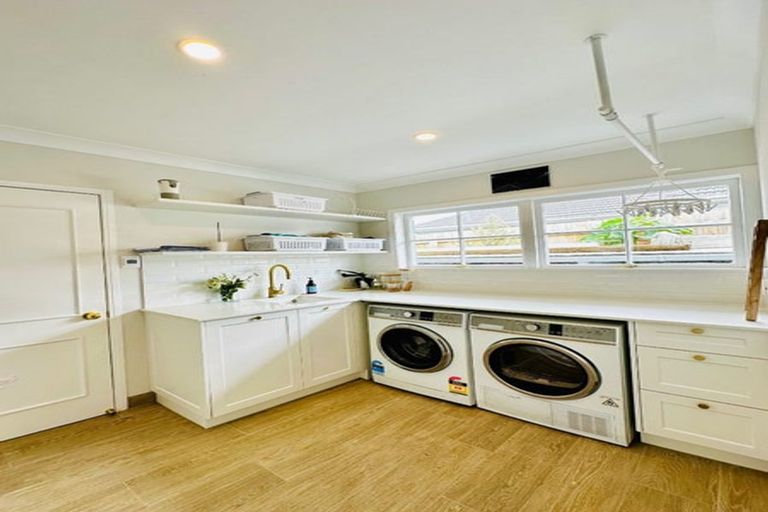 Photo of property in 8 Owens Road, Waiuku, 2123