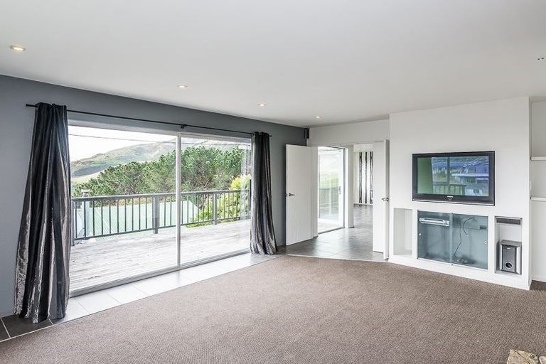Photo of property in 86 Muri Road, Pukerua Bay, 5026
