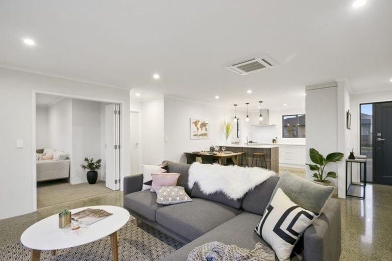 Photo of property in 3 Captain Rings Drive, Papakura, 2110