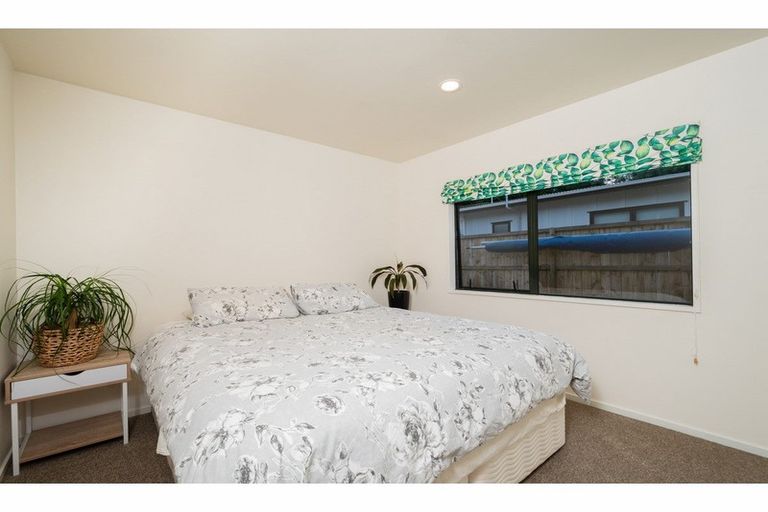 Photo of property in 8 Cloverfields Drive, Waimauku, 0812