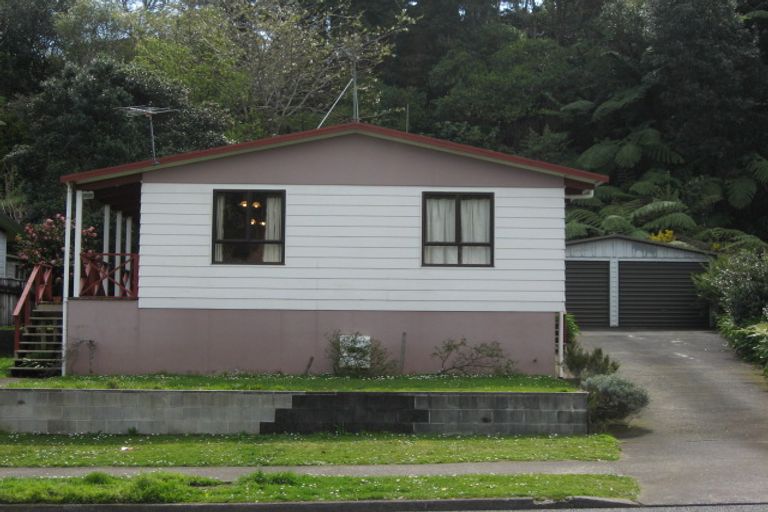 Photo of property in 105 Poplar Grove, Whalers Gate, New Plymouth, 4310