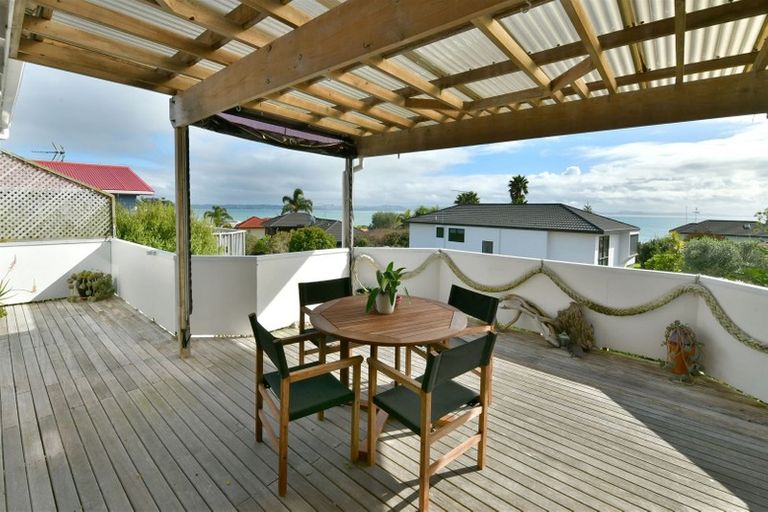 Photo of property in 1300 Whangaparaoa Road, Army Bay, Whangaparaoa, 0930
