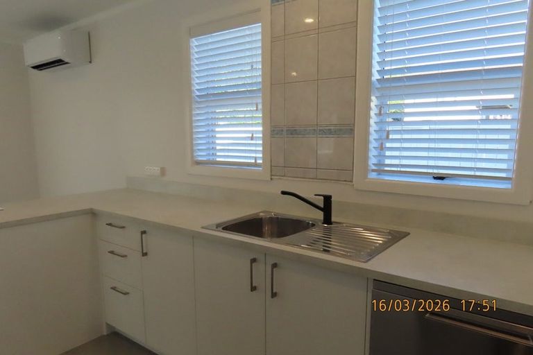 Photo of property in 23 Blacklock Avenue, Henderson, Auckland, 0612