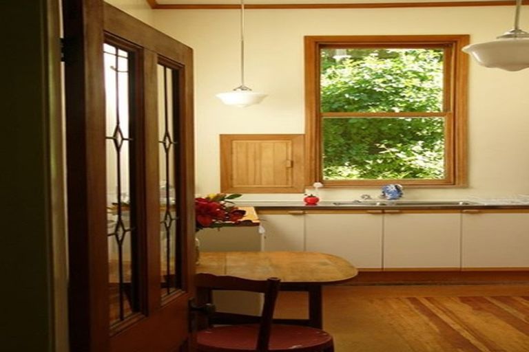 Photo of property in 203 Glenmore Street, Kelburn, Wellington, 6012