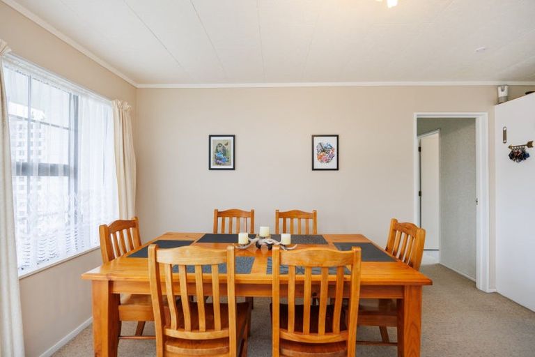 Photo of property in 46 Chatsworth Place, Highbury, Palmerston North, 4412