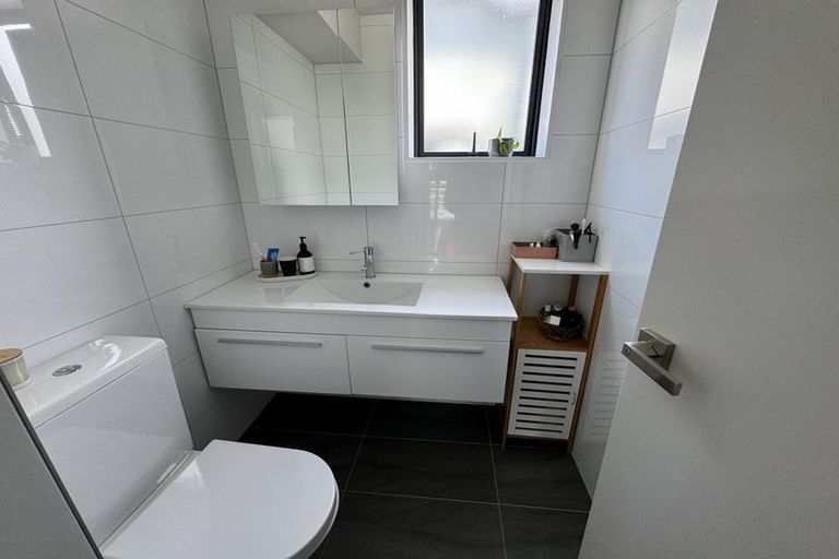 Photo of property in 4 Mangrove Lane, Albany Heights, Auckland, 0632