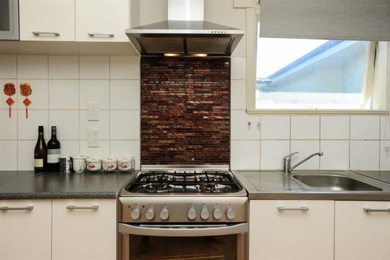 Photo of property in 2/609 Heretaunga Street East, Parkvale, Hastings, 4122