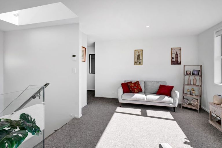 Photo of property in 321b Mangorei Road, Merrilands, New Plymouth, 4312