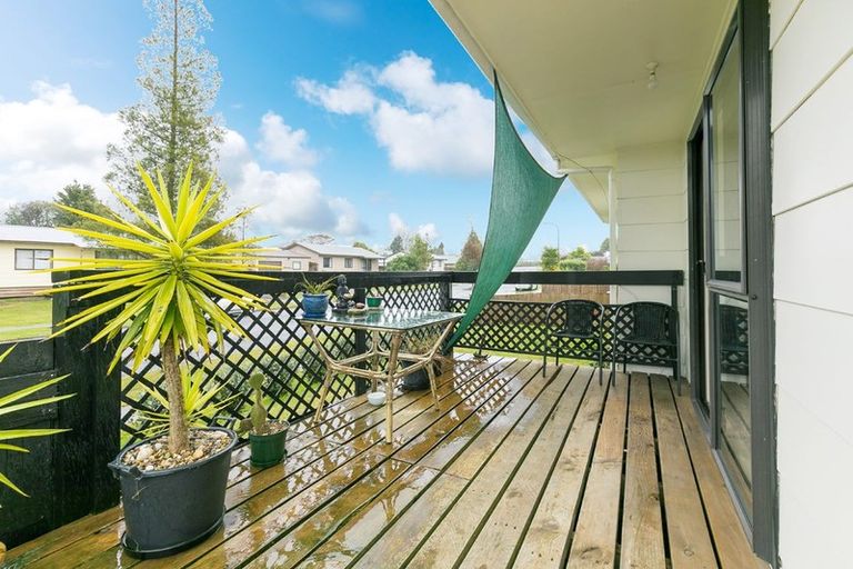 Photo of property in 15 Lloyd Drive, Nawton, Hamilton, 3200