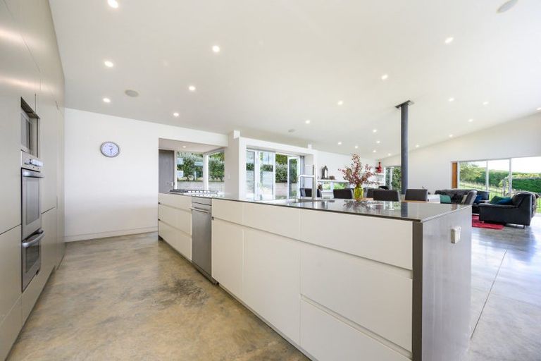 Photo of property in 17 Oram Drive, Turitea, Palmerston North, 4472