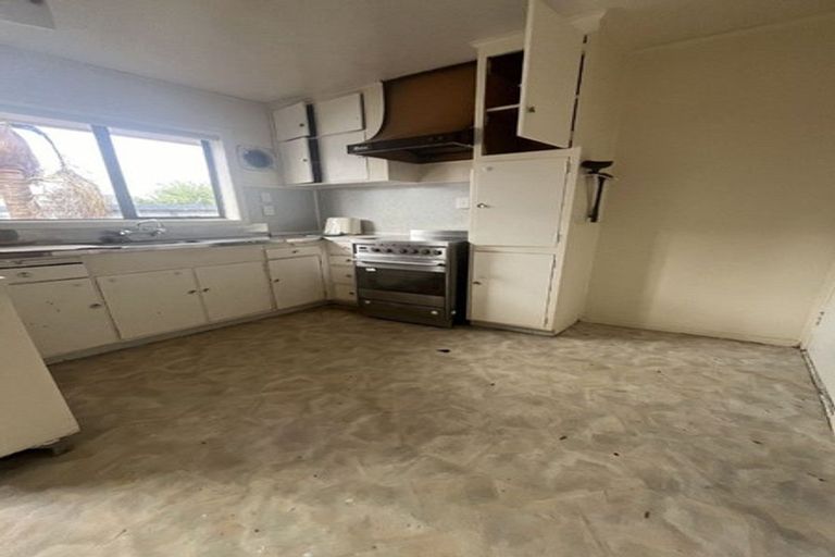 Photo of property in 73 Archibald Road, Kelston, Auckland, 0602