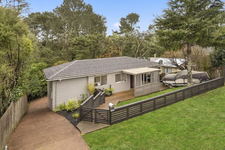 Photo of property in 23 Claverdon Drive, Massey, Auckland, 0614