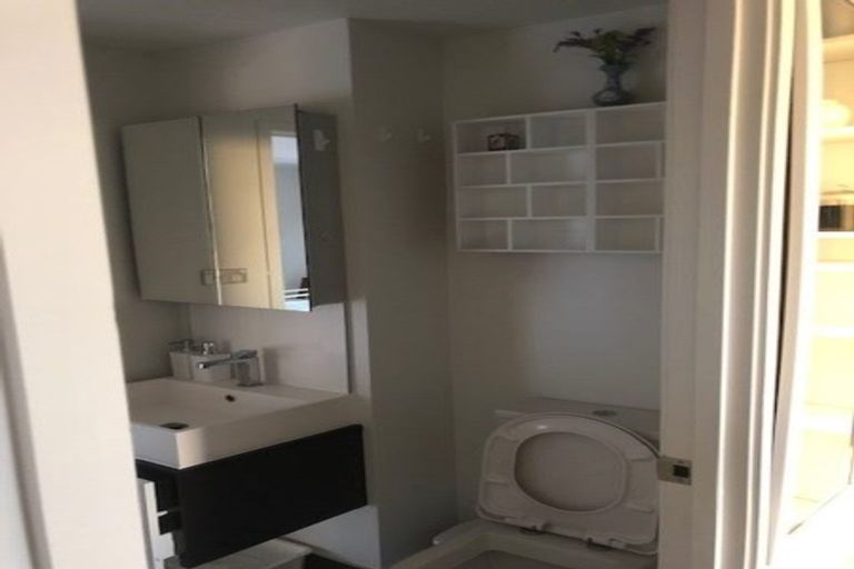 Photo of property in Queen's Residences, 2002/8 Airedale Street, Auckland Central, Auckland, 1010