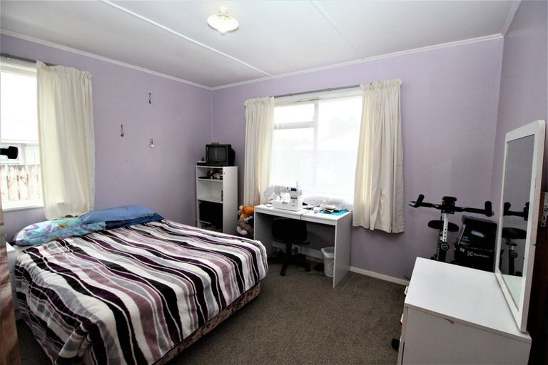 Photo of property in 69 Burgoyne Street, Woodville, 4920