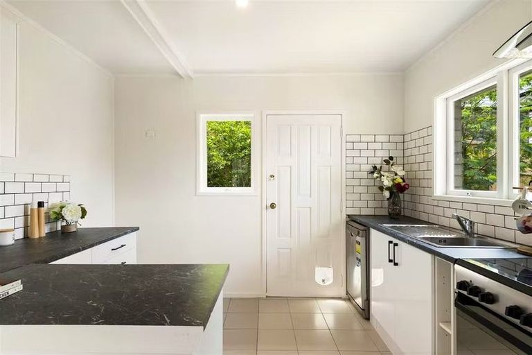 Photo of property in 2/47 Hogans Road, Glenfield, Auckland, 0629