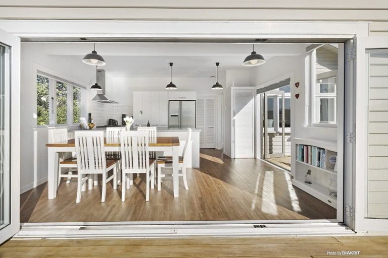 Photo of property in 72 Chaytor Street, Karori, Wellington, 6012