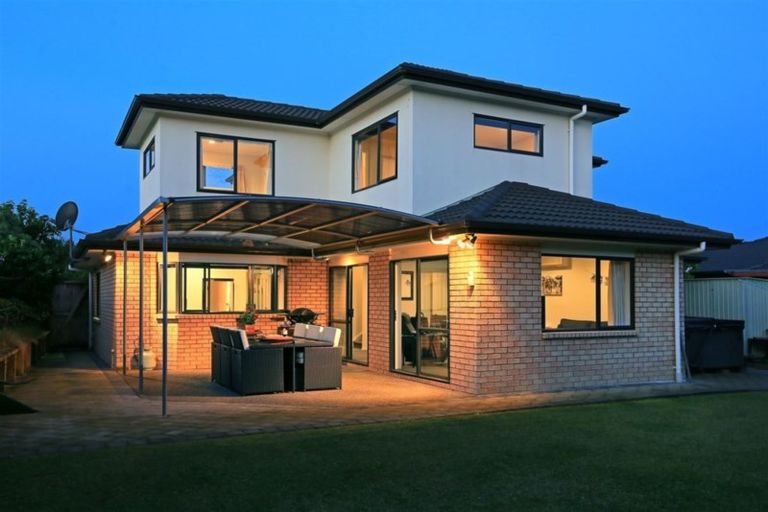 Photo of property in 17 Reybert Place, Massey, Auckland, 0614