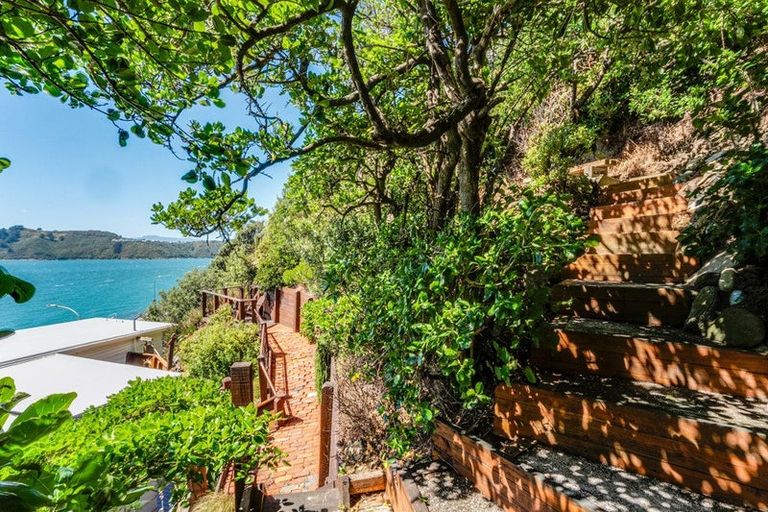 Photo of property in 62 Evans Bay Parade, Roseneath, Wellington, 6021