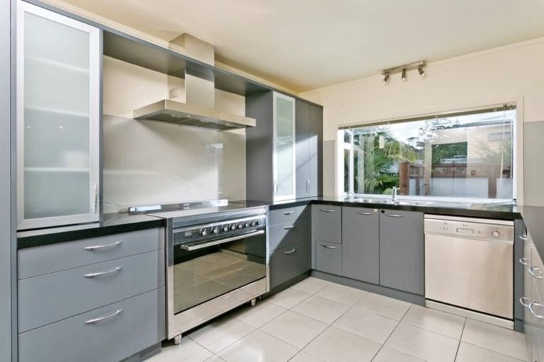 Photo of property in 14a The Avenue, Albany, Auckland, 0632