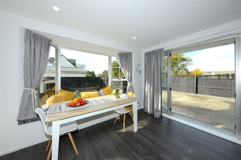 Photo of property in 2/5 Frome Place, St Albans, Christchurch, 8052