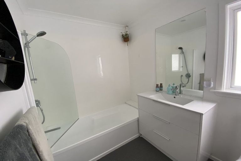 Photo of property in 75 Clifford Road, Johnsonville, Wellington, 6037