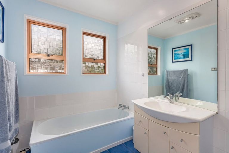 Photo of property in 15 Cassley Crescent, Papakowhai, Porirua, 5024