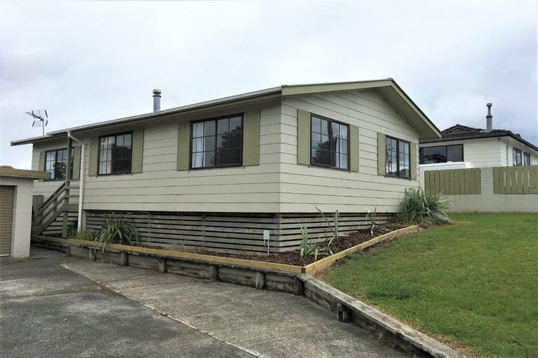 Photo of property in 553 Swanson Road, Ranui, Auckland, 0612