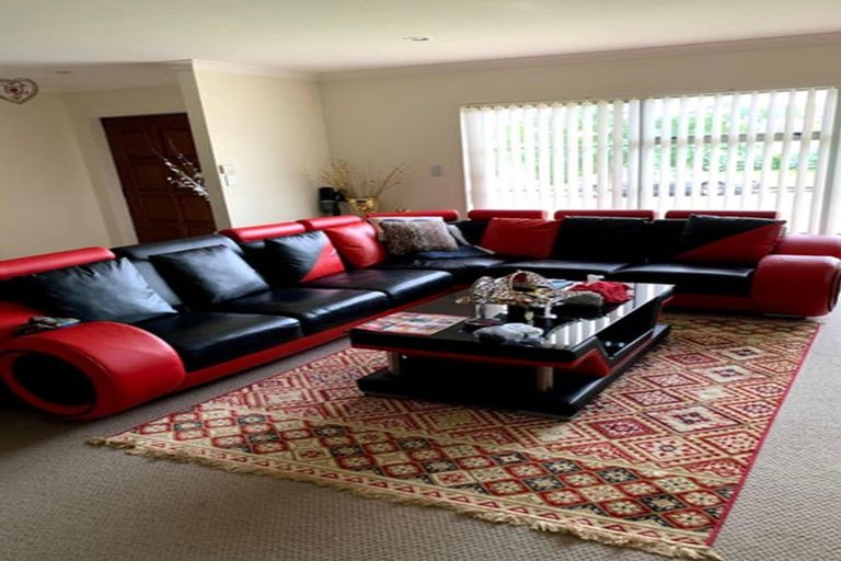 Photo of property in 31 Carrick Glen Avenue, Flat Bush, Auckland, 2019