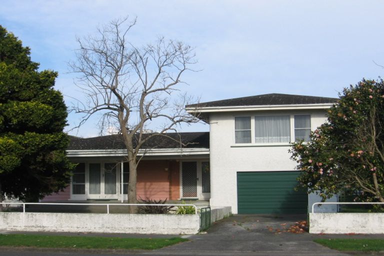 Photo of property in 42 College Street, Awapuni, Palmerston North, 4412