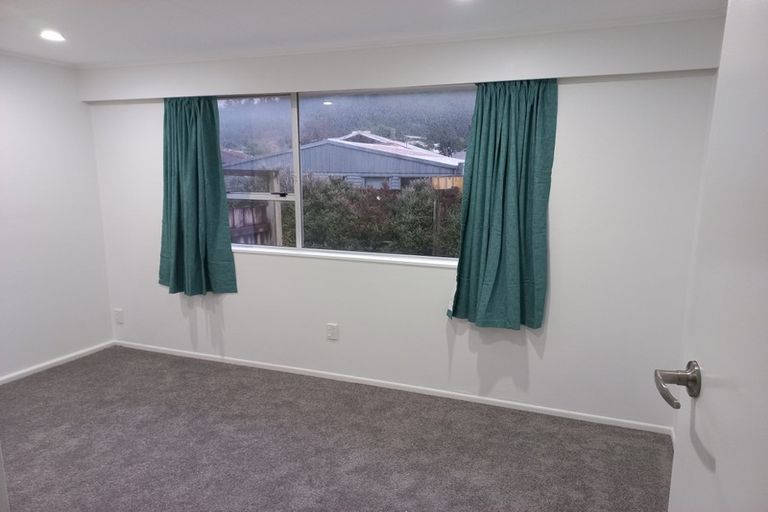 Photo of property in 2/306 Wellington Road, Wainuiomata, Lower Hutt, 5014