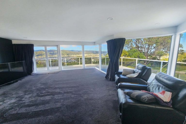 Photo of property in 75 Viewmont Drive, Harbour View, Lower Hutt, 5010