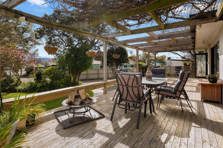 Photo of property in 43 Holdaway Street, Riversdale, Blenheim, 7201