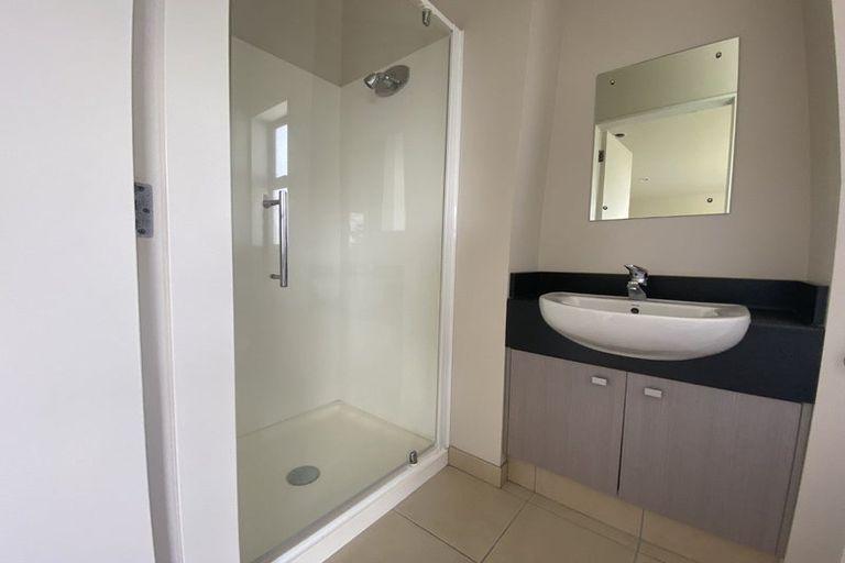 Photo of property in 38b Ruskin Road, Newlands, Wellington, 6037