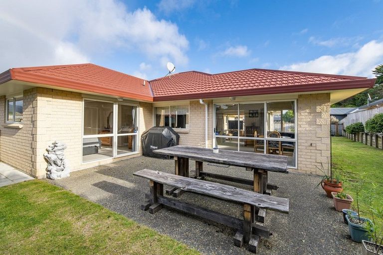 Photo of property in 29 Leanne Way, Waikanae Beach, Waikanae, 5036