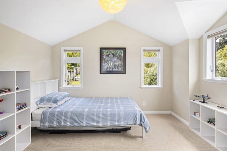 Photo of property in 17 Firth Terrace, Karori, Wellington, 6012