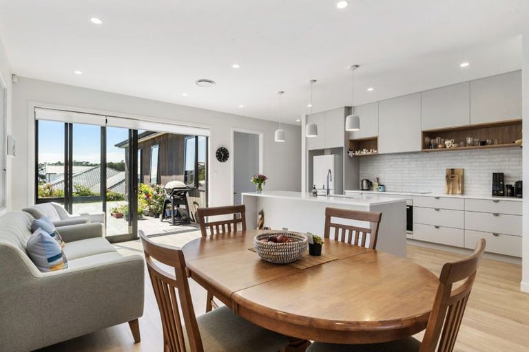 Photo of property in 12 Croatia Avenue, Huapai, Kumeu, 0810