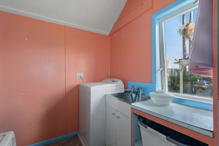 Photo of property in 8 Howden Street, Waiuku, 2123