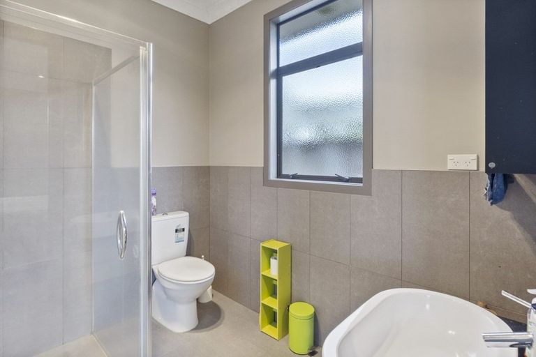 Photo of property in 14 Thistlewood Avenue, Hamilton East, Hamilton, 3216