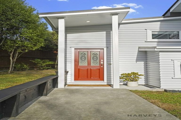 Photo of property in 14 Willowbrook Place, Titirangi, Auckland, 0604