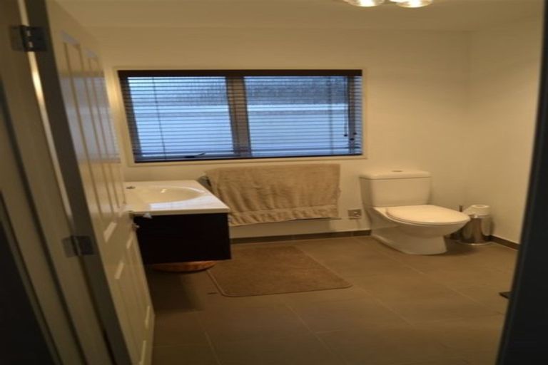 Photo of property in 53 Strowan Road, Strowan, Christchurch, 8052