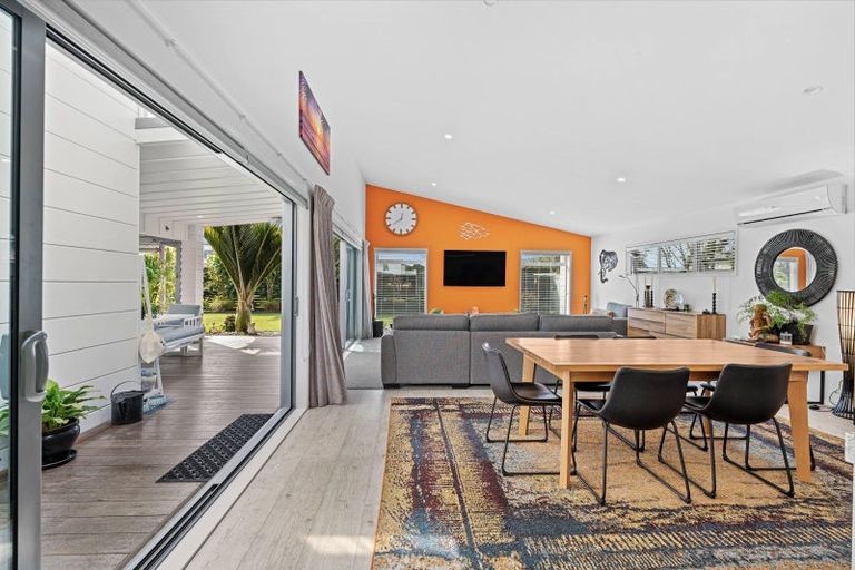 Photo of property in 6 Fred Carr Place, One Tree Point, 0118