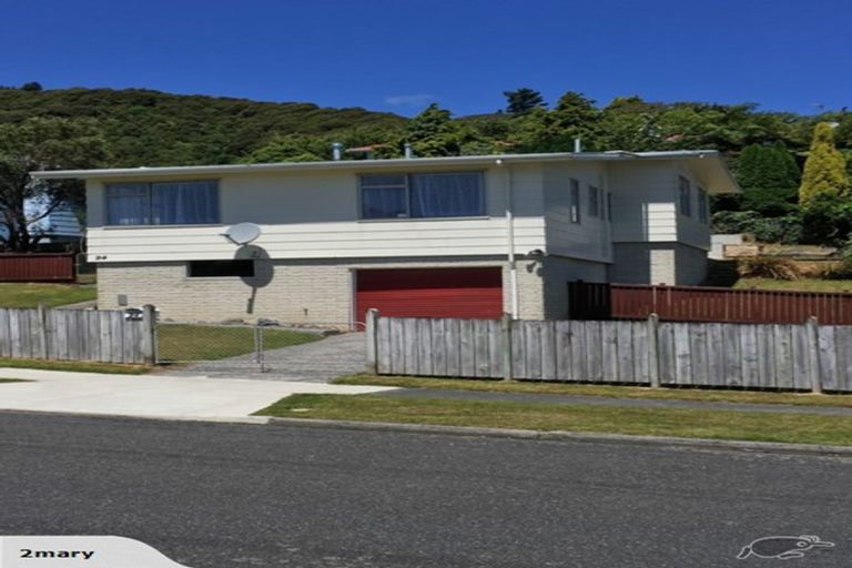Photo of property in 24 Antrim Crescent, Wainuiomata, Lower Hutt, 5014