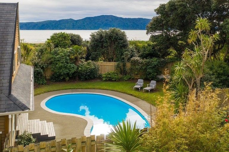 Photo of property in 23 Manly Street, Paraparaumu Beach, Paraparaumu, 5032