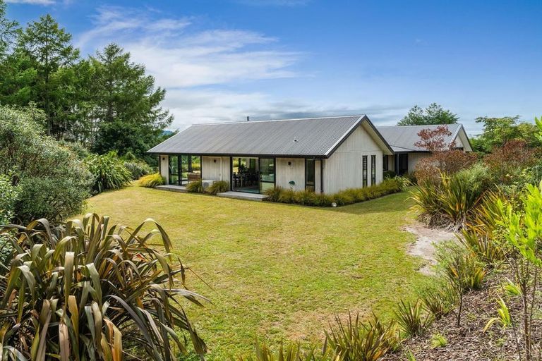 Photo of property in 55 Stewart Glen, Acacia Bay, Taupo, 3385